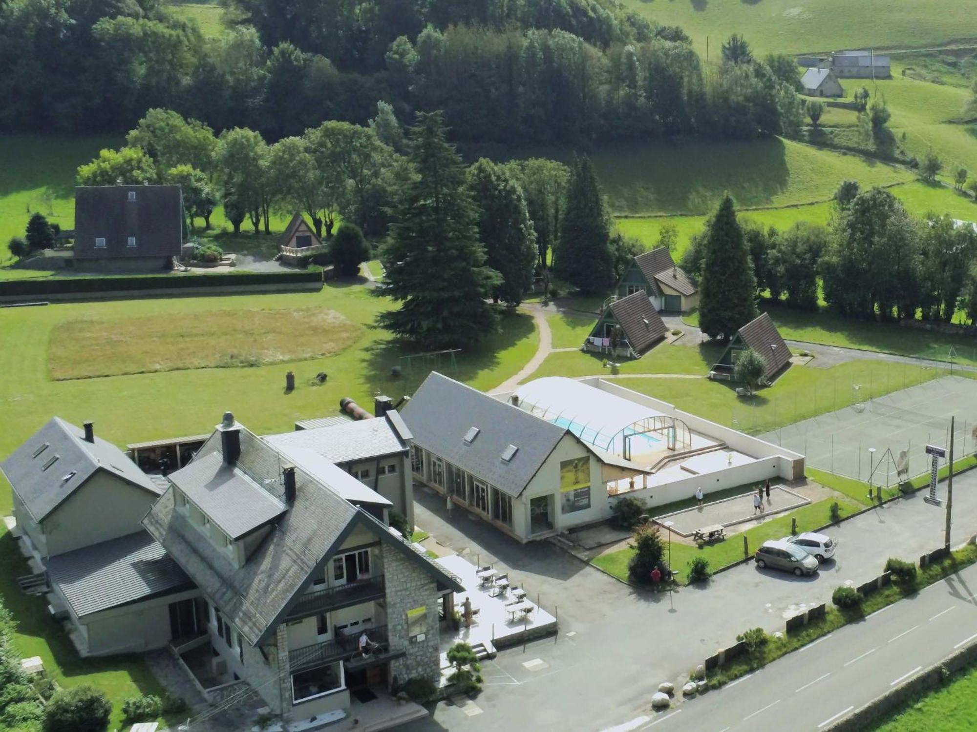 Hotel Le Chalet Sainte-Marie-de-Campan Exteriör bild